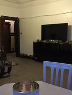 Two Bedroom Victorian Flat in the Centre of Port Glasgow Close to all