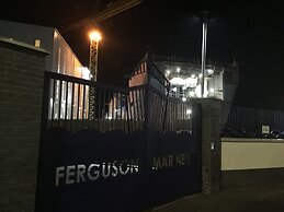 Two Bedroom Victorian Flat in the Centre of Port Glasgow Close to all