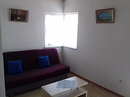 Big mama's Apartments