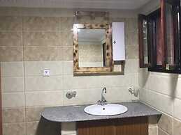 Ingagi Park View Lodge