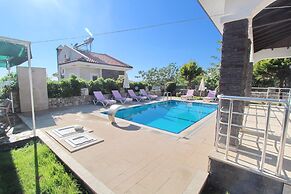 Arnna Villa 4 by Villa Buketi