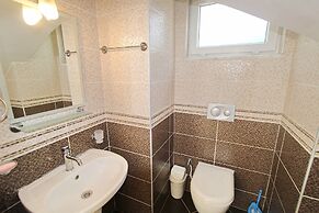 Arnna Villa 4 by Villa Buketi