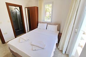 Arnna Villa 4 by Villa Buketi