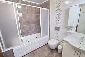 Arnna Villa 4 by Villa Buketi