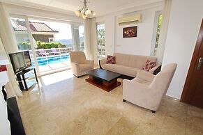 Arnna Villa 4 by Villa Buketi