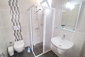 Arnna Villa 4 by Villa Buketi