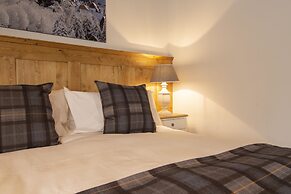 Eira Ski Lodge