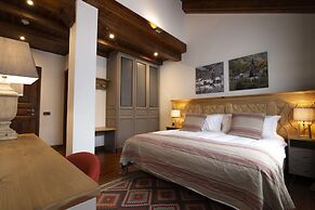 Eira Ski Lodge