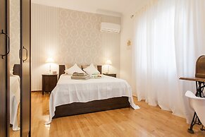 Classy Central Apartment near Acropolis