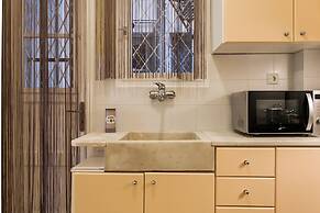Charming Acropolis Metro Apartment