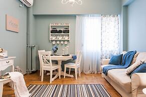 Charming Acropolis Metro Apartment