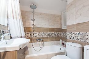 Central Quiet Safe Apartment