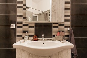 High Class Huge Central Apartment