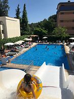 Monna Roza Beach Resort Hotel