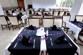 Monna Roza Beach Resort Hotel