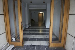 Central Apartment near Metro station