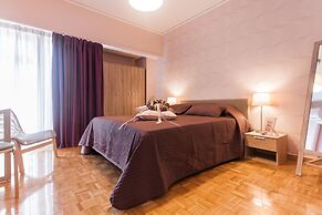 Big Central Metro Station Apartment 1