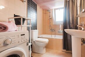 Big Central Metro Station Apartment 1