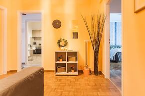 Big Central Metro Station Apartment 1