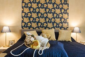 Big Central Metro Station Apartment 1