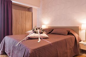 Big Central Metro Station Apartment 1