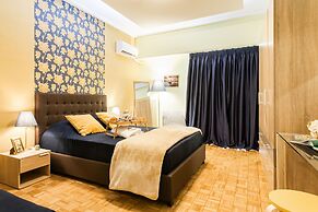 Big Central Metro Station Apartment 2