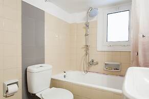 Big Central Metro Station Apartment 2