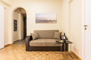 Big Central Metro Station Apartment 2