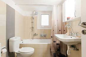 Big Central Metro Station Apartment 2