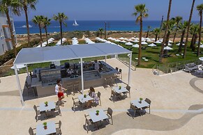 Leonardo Crystal Cove & Spa by the sea - Adults Only