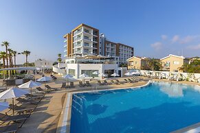 Leonardo Crystal Cove & Spa by the sea - Adults Only