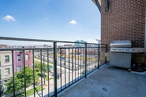 Elegance & Elevation: Mile High Condo in Highland