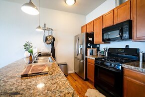 Elegance & Elevation: Mile High Condo in Highland