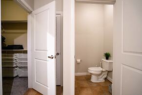 Elegance & Elevation: Mile High Condo in Highland