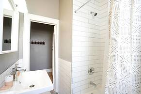The Urban Union Eclectic Historic Apartment Sleeps 4