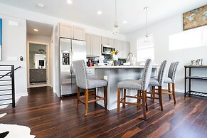 The Tennyson Adventure A Luxury Townhome With Private Balcony