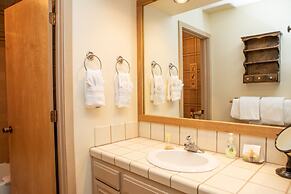 126 Ridgepoint 3 Bedroom Townhouse by RedAwning