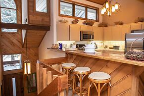 126 Ridgepoint 3 Bedroom Townhouse by RedAwning