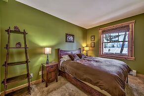 Luxury Three Bedroom Mountain Escape at Kirkwood Townhouse by RedAwnin