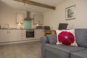 The Pines at Eastleigh - 3 Cottages