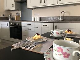 The Pines at Eastleigh - 3 Cottages