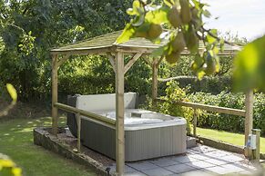 The Pines at Eastleigh - 3 Cottages