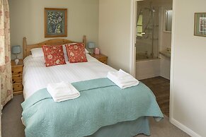 The Pines at Eastleigh - 3 Cottages