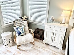 Bay Side 4 Bedroom Home by RedAwning