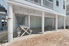 Bay Side 4 Bedroom Home by RedAwning