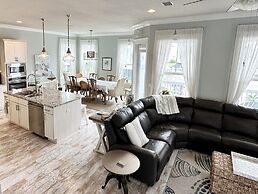 Bay Side 4 Bedroom Home by RedAwning