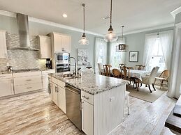 Bay Side 4 Bedroom Home by RedAwning