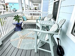 Bay Side 4 Bedroom Home by RedAwning