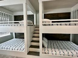 Bay Side 4 Bedroom Home by RedAwning