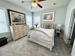 Bay Side 4 Bedroom Home by RedAwning